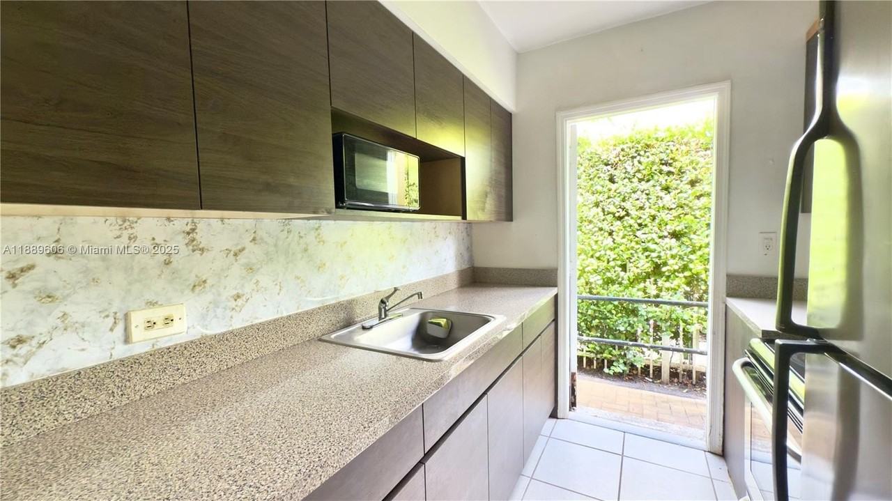 145 N Shore Dr #3 - Photo 7 of 14