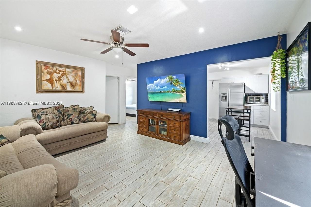 5120 Southwest 26th Avenue #1-2 - Photo 4 of 15