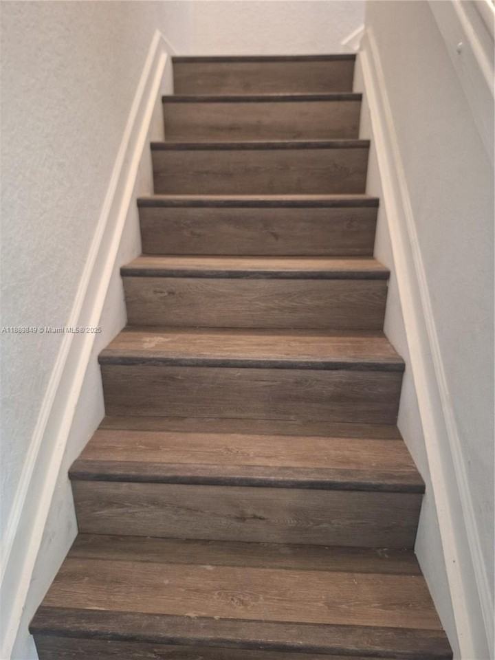 6621 Winfield Blvd #1 - Photo 6 of 32