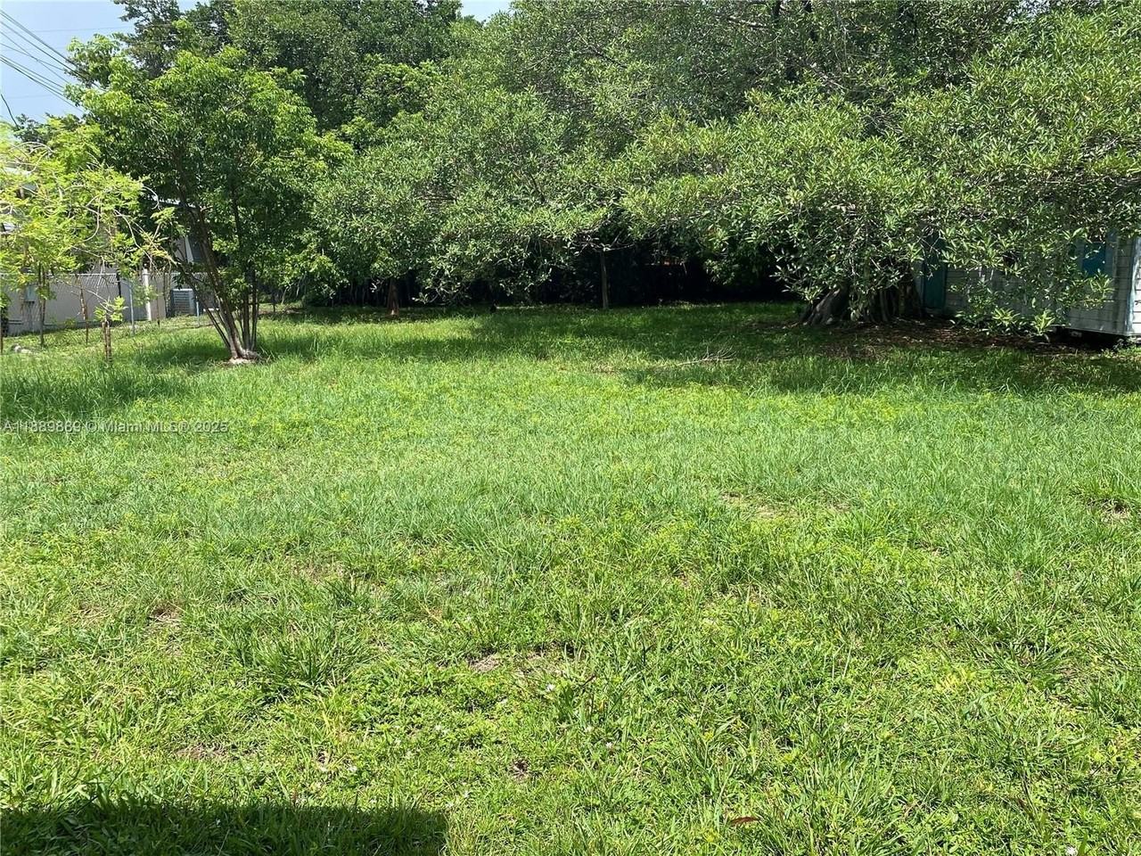 2215 Adams St #1 - Photo 4 of 23