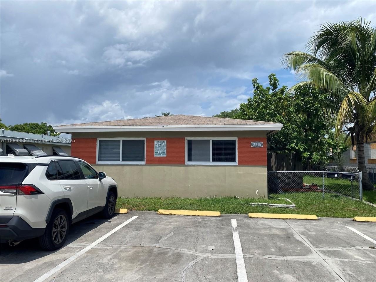 2215 Adams St #1 - Photo 7 of 23