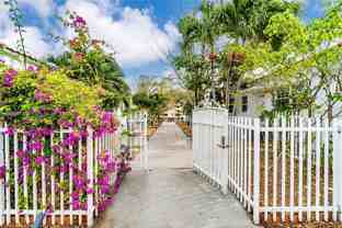 8335 Crespi Blvd #4 - Photo 1 of 1