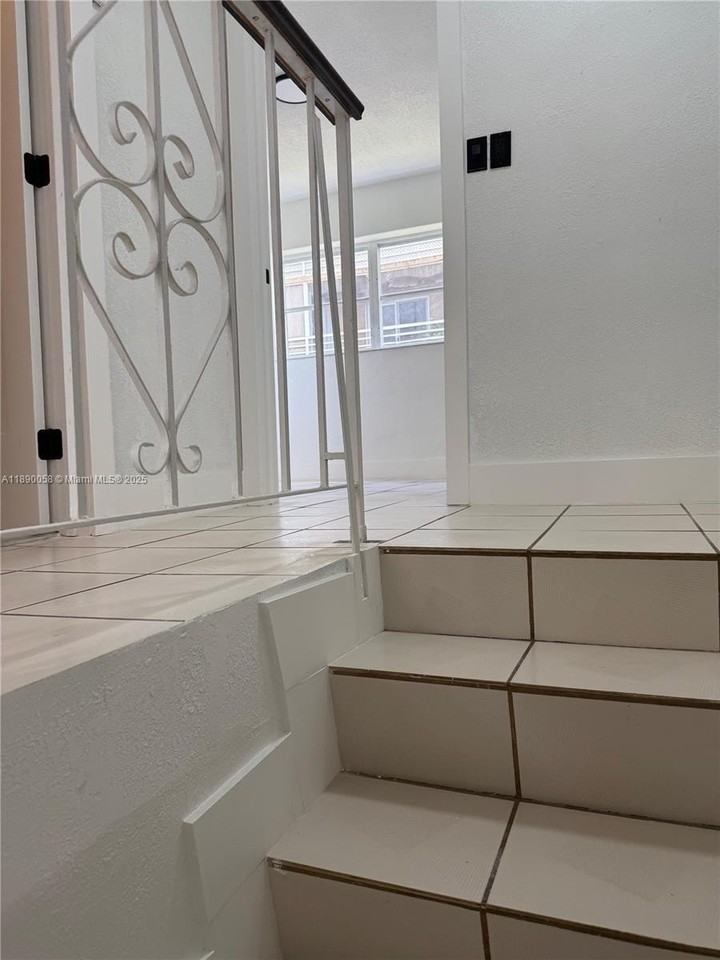 6625 W 4th Ave #204 - Photo 3 of 11