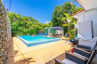 975 Sw 10th St #1 - Photo 1 of 1