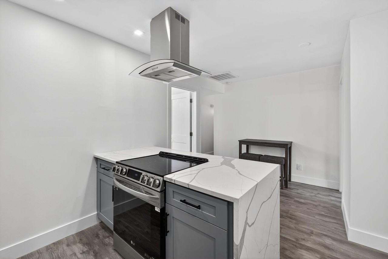 E Diana St - Photo 6 of 15