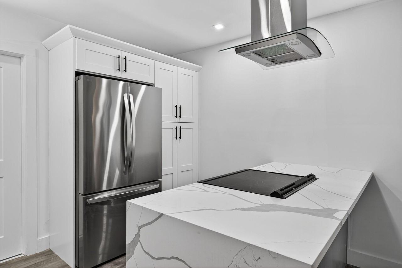 E Diana St - Photo 7 of 15