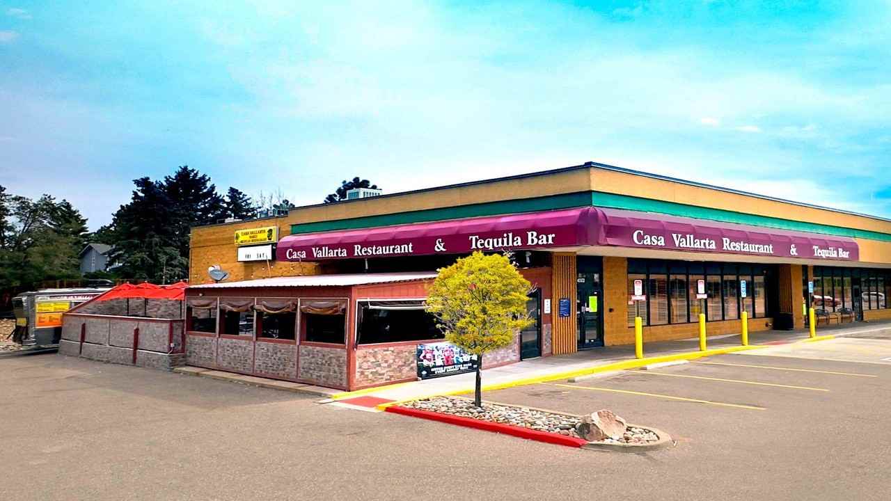 E Jefferson Pl - Photo 6 of 15