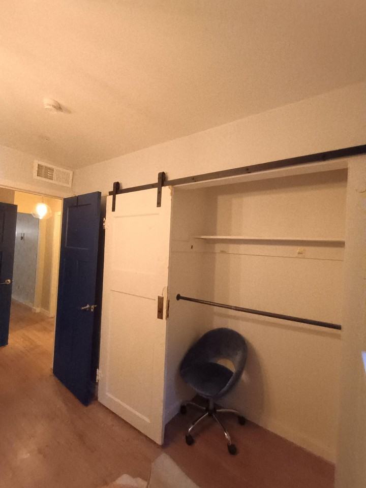 Hollywood Ave - Photo 2 of 6