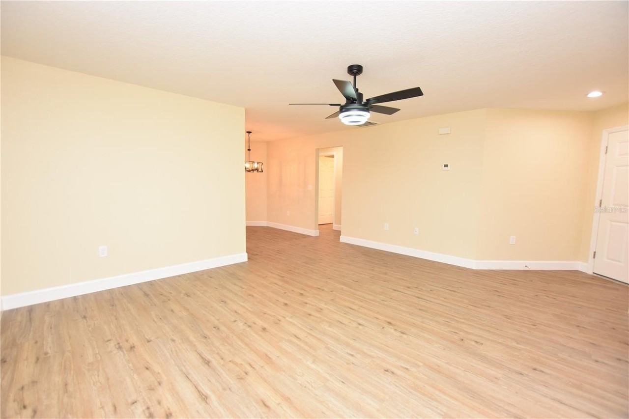 1111 Mercury Dr E #D - Photo 5 of 25