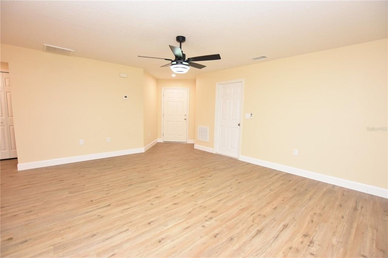 1111 Mercury Dr E #D - Photo 7 of 25