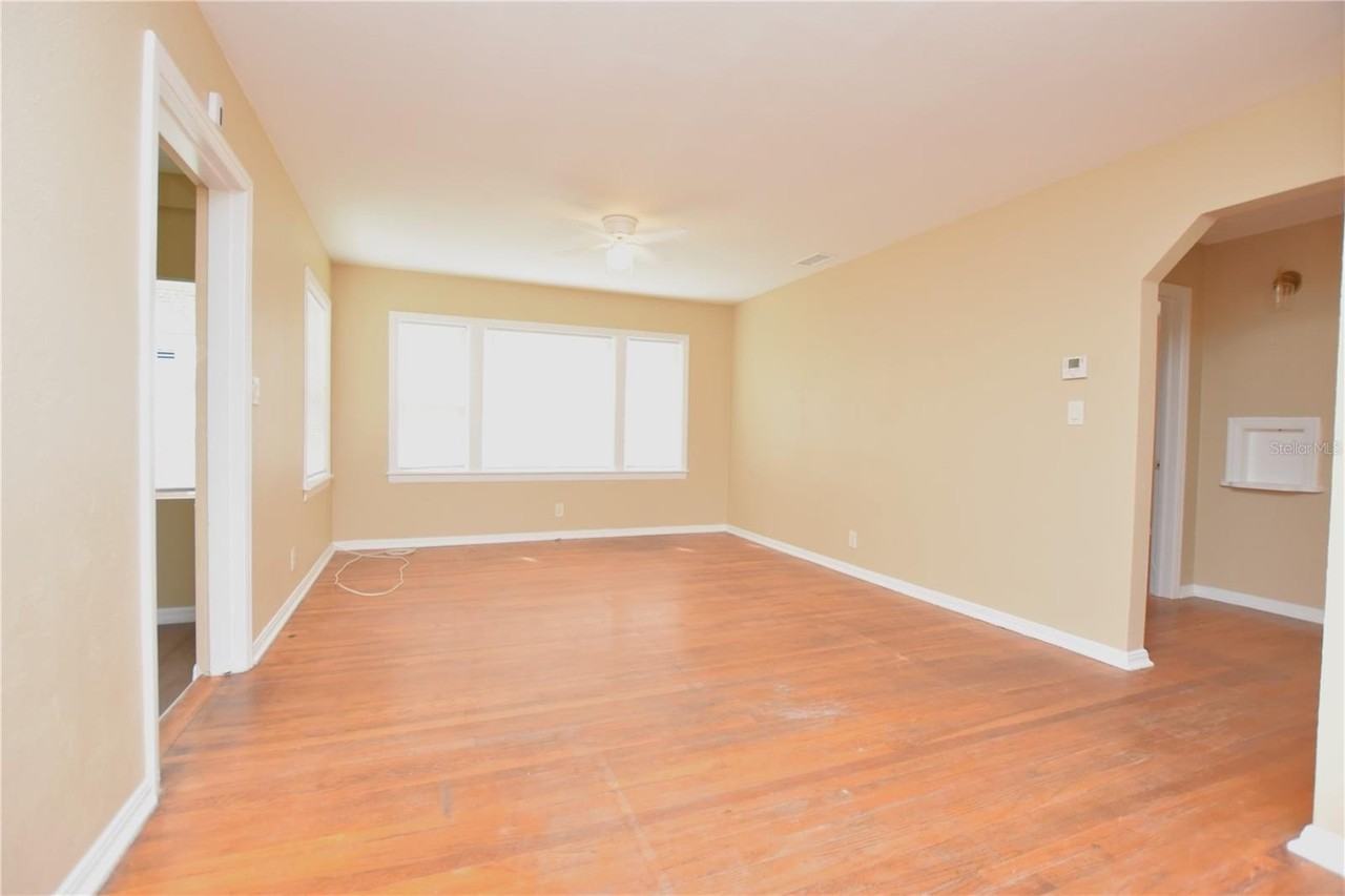 738 E Valencia St - Photo 4 of 21