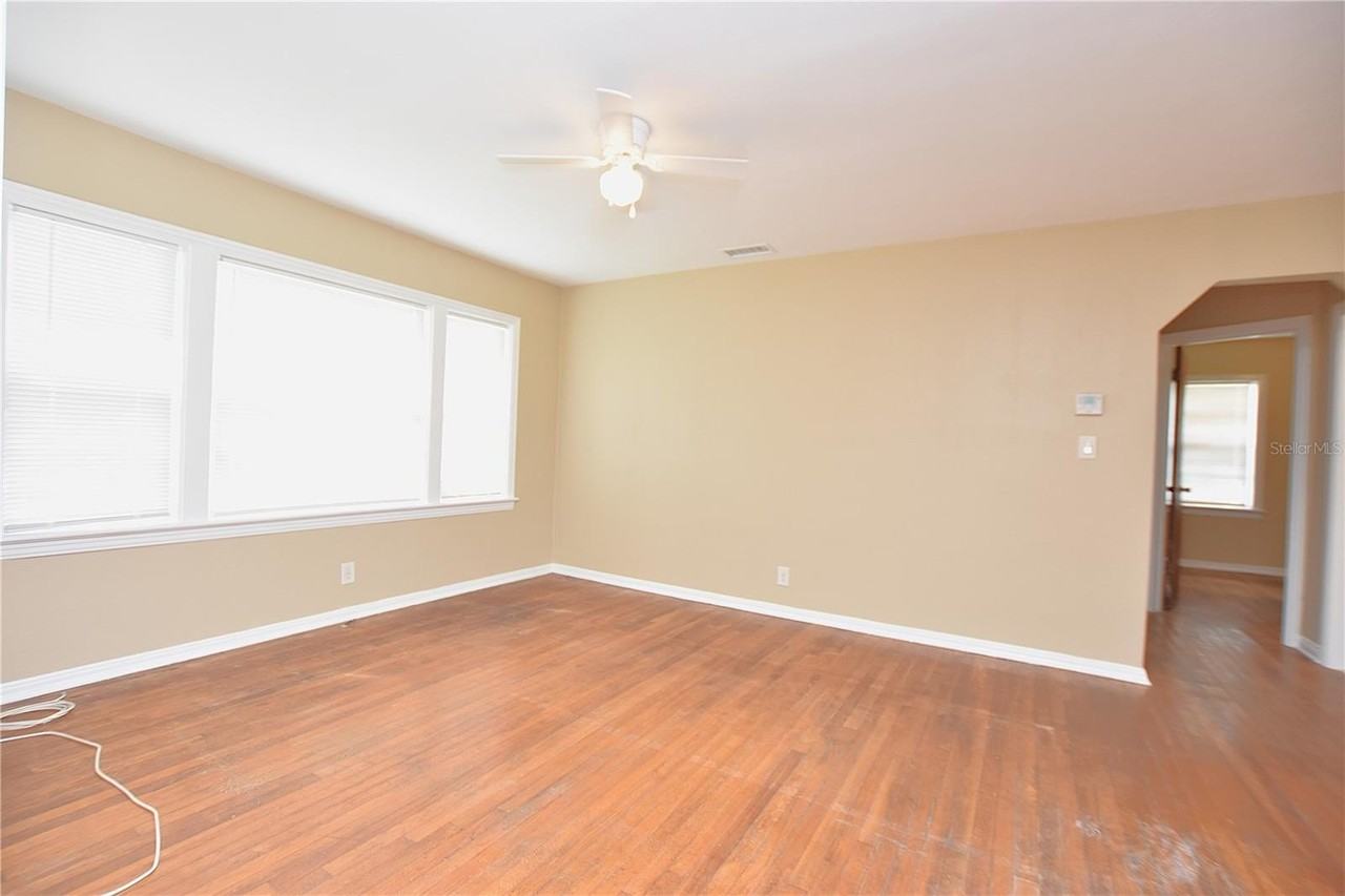 738 E Valencia St - Photo 5 of 21