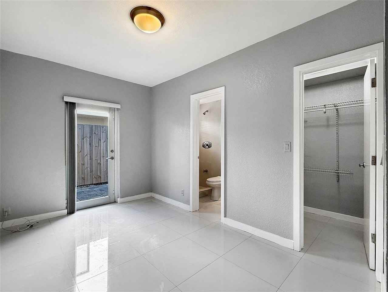 1503 Ne 4th Ct #2A - Photo 6 of 8