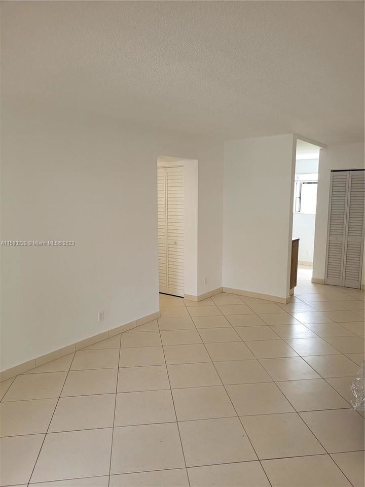 5911 Ne 18th Ave #3A - Photo 2 of 8