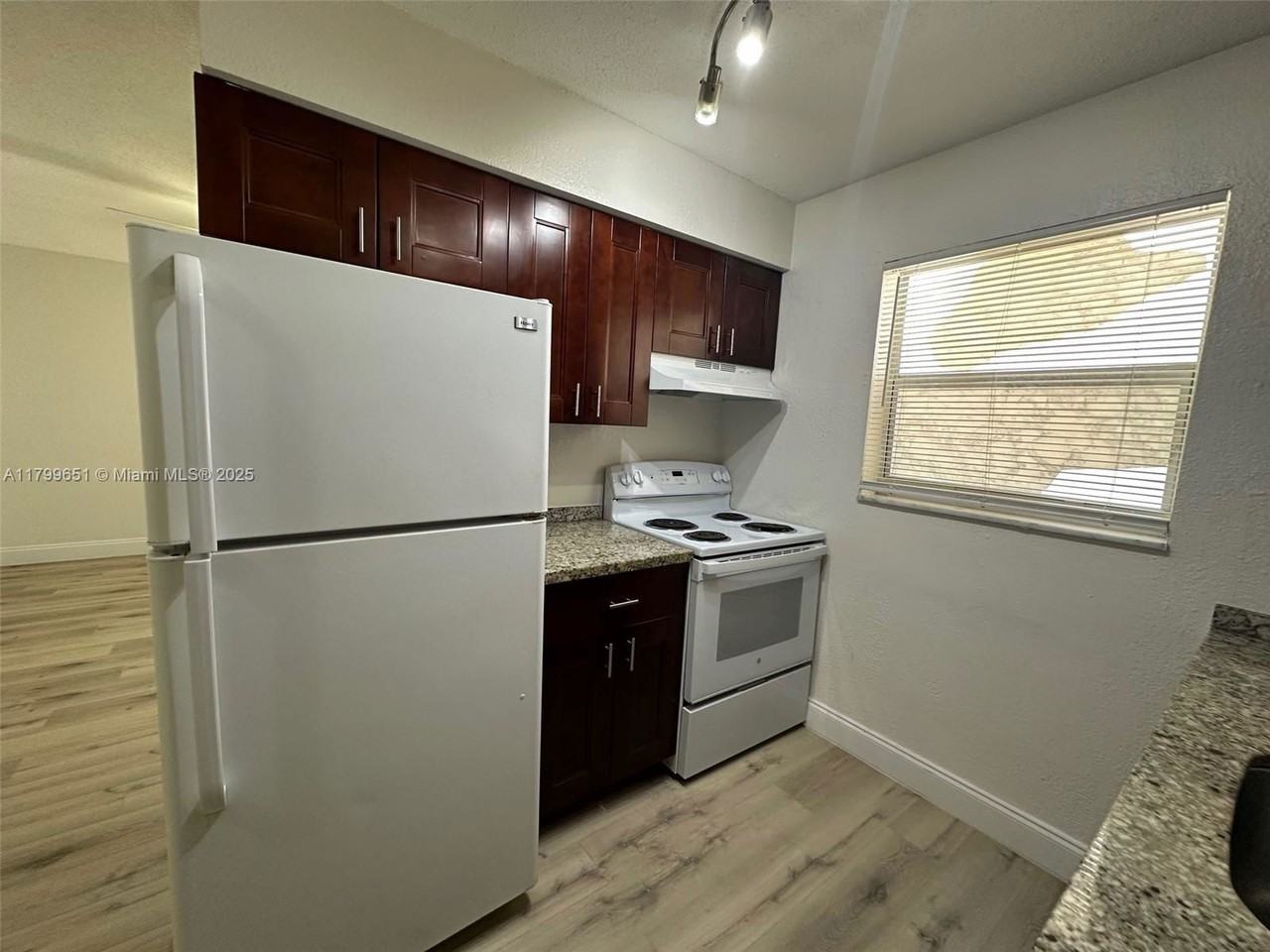 1105 Northeast 5th Terrace #3A - Photo 3 of 8