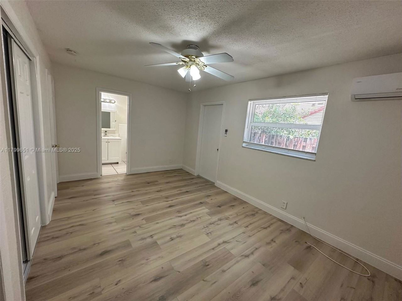 1105 Northeast 5th Terrace #3A - Photo 7 of 8