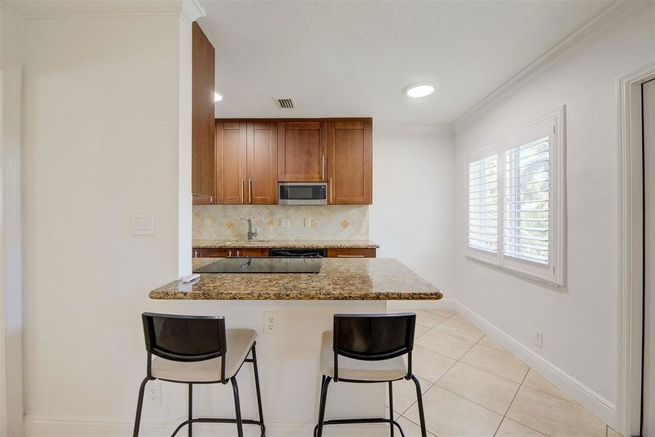 1311 Ne 18th St #103A - Photo 6 of 8