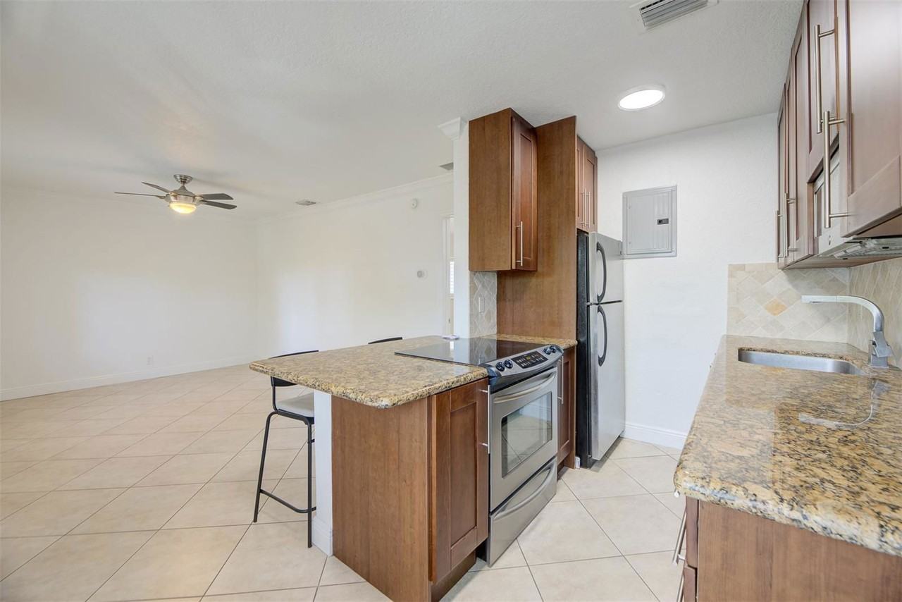 1311 Ne 18th St #103A - Photo 7 of 8