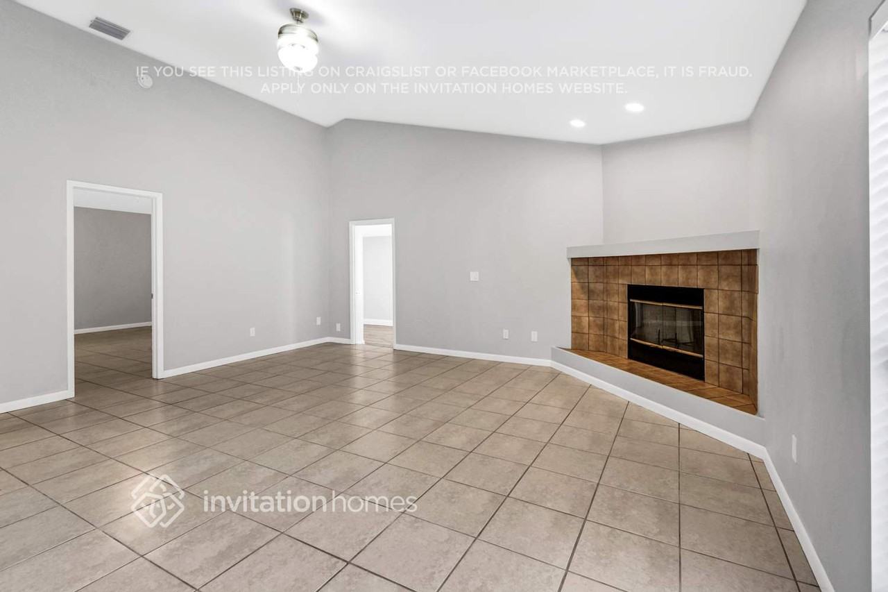 11203 Shadybrook Dr - Photo 3 of 25