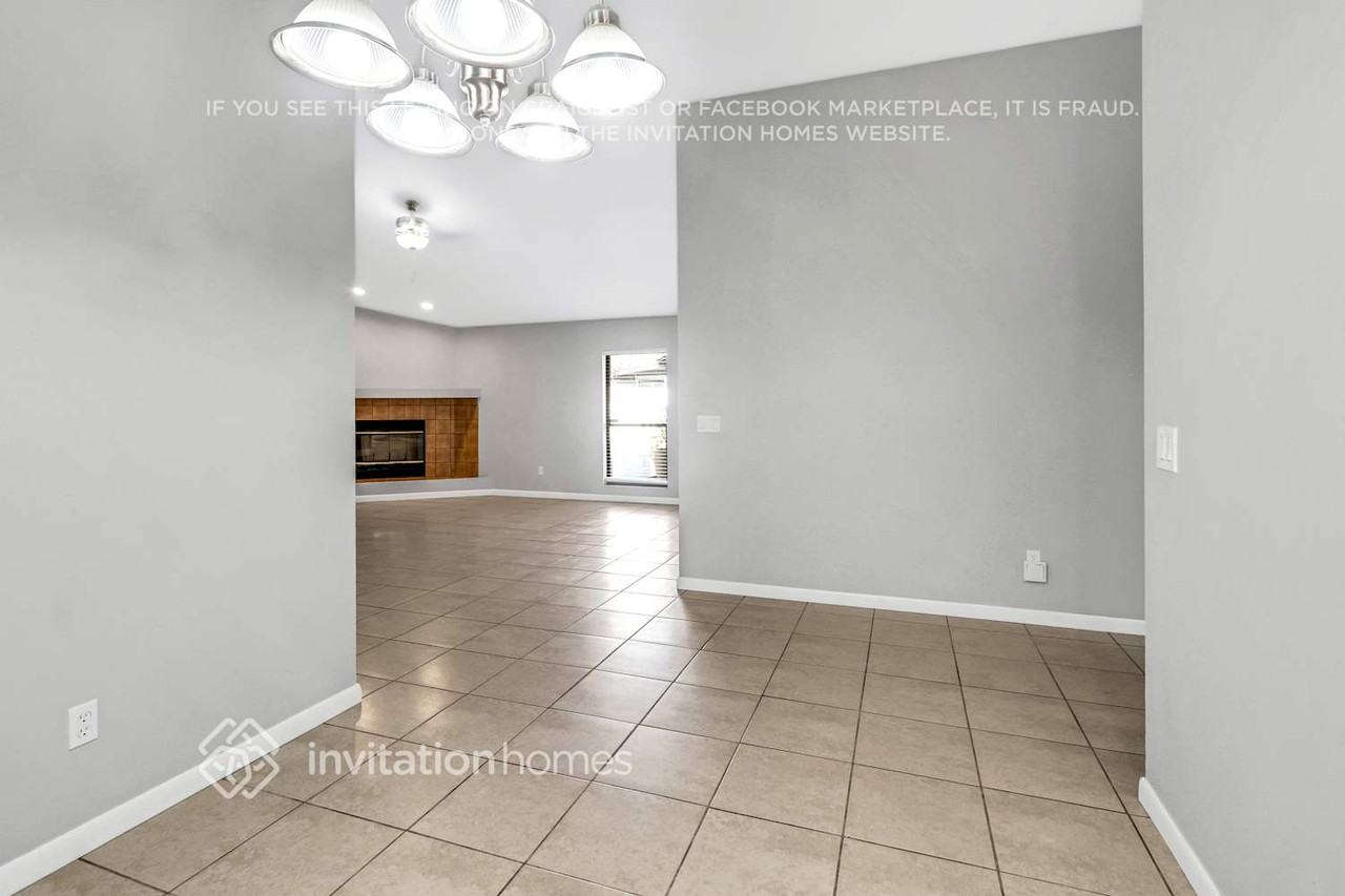 11203 Shadybrook Dr - Photo 5 of 25