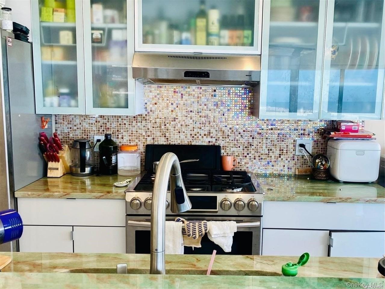 170 W Broadway #4E - Photo 6 of 22