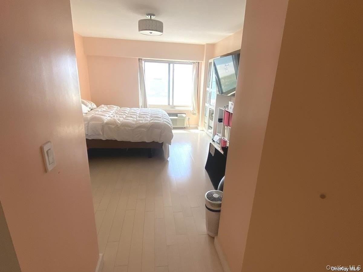 170 W Broadway #4E - Photo 7 of 22