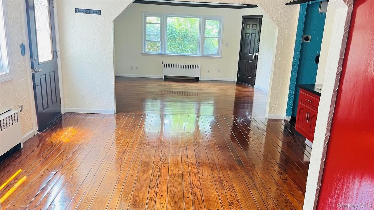 761 Jackson Ave - Photo 6 of 8