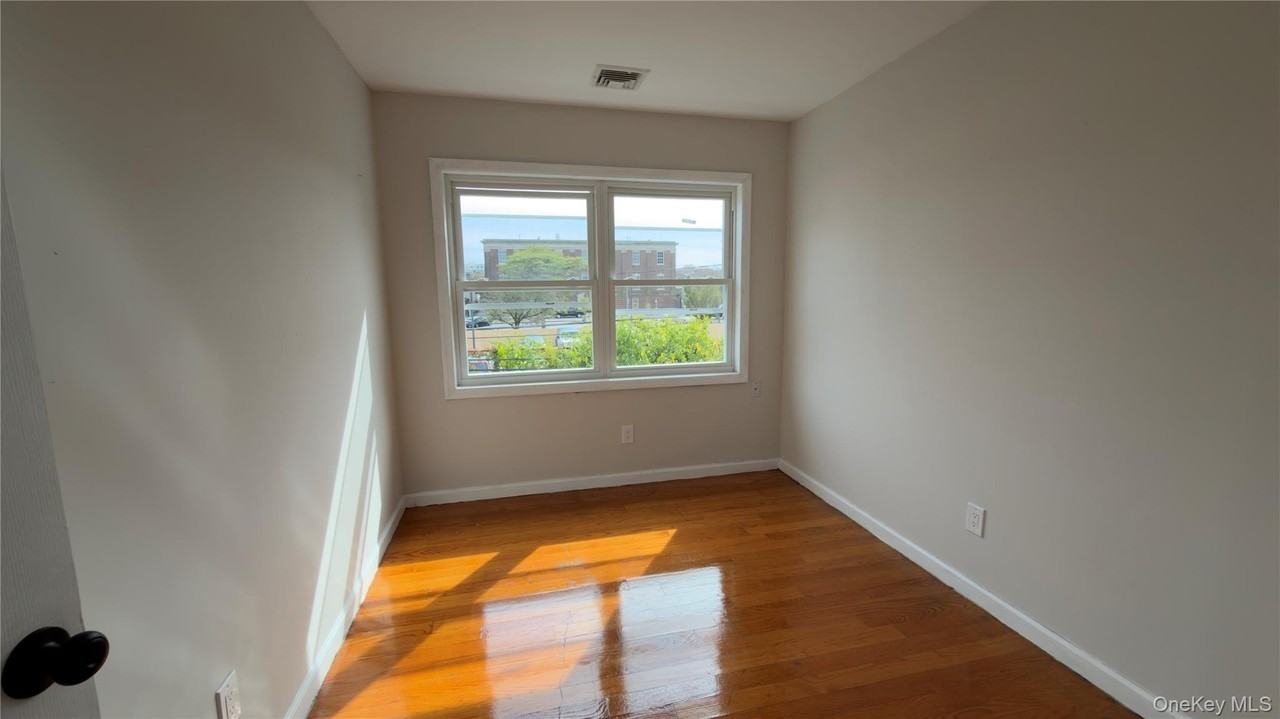 134 W Chester St - Photo 3 of 28