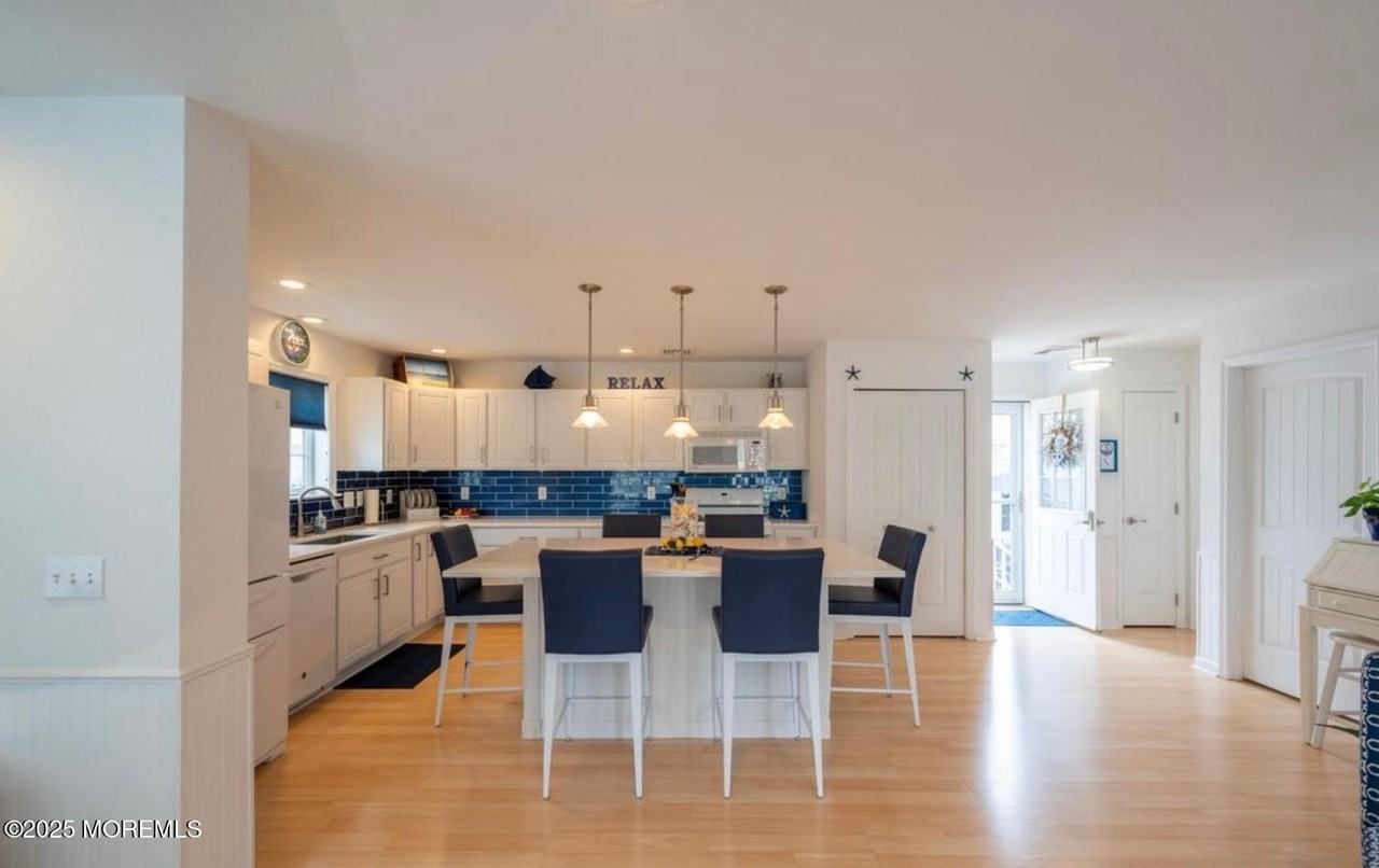 136 Joseph St - Photo 7 of 24