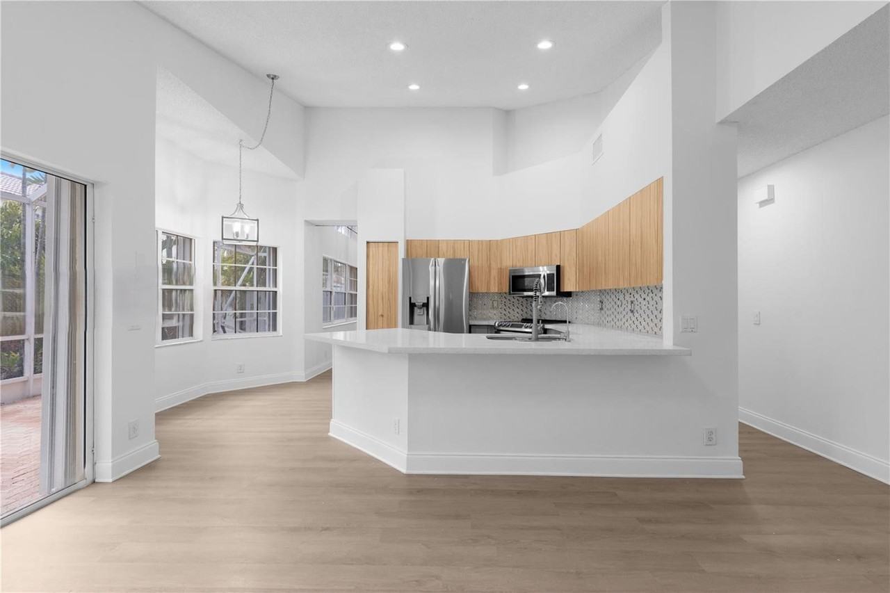 1525 Seabay Rd - Photo 3 of 8