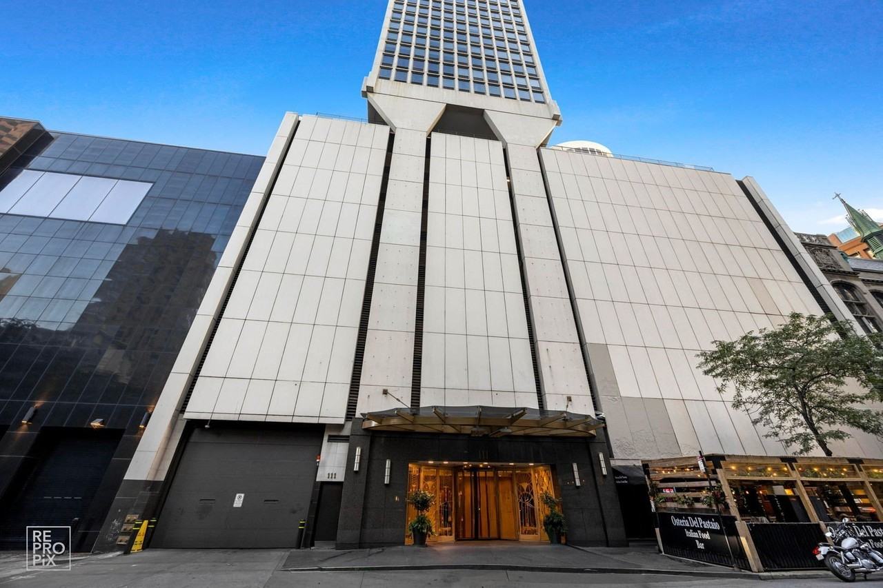 111 E Chestnut St #40D