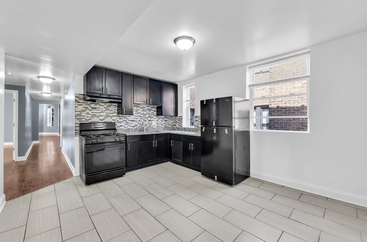 8241 S Maryland Ave #3 - Photo 5 of 13