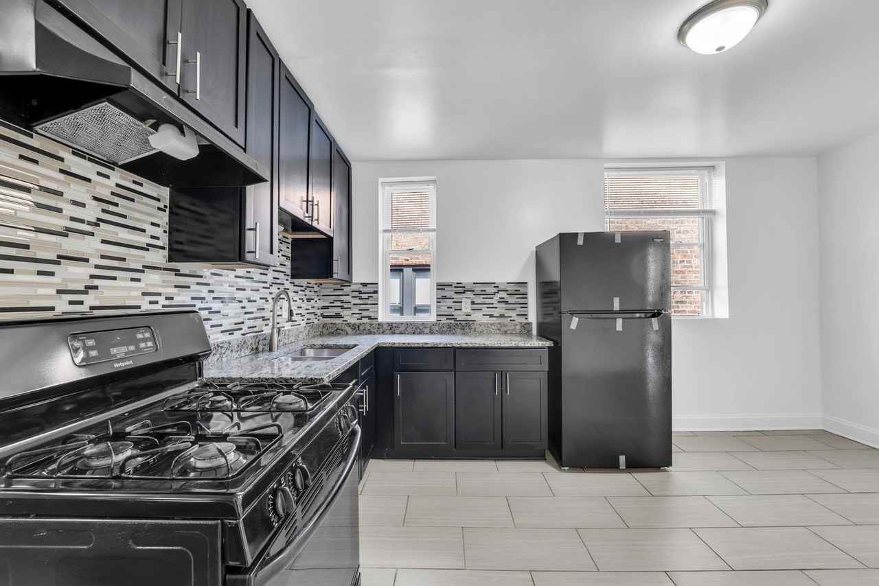 8241 S Maryland Ave #3 - Photo 7 of 13