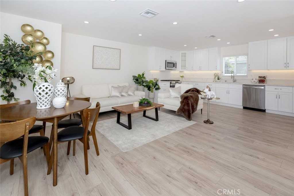 15254 15254 Clymer Street - Photo 4 of 26