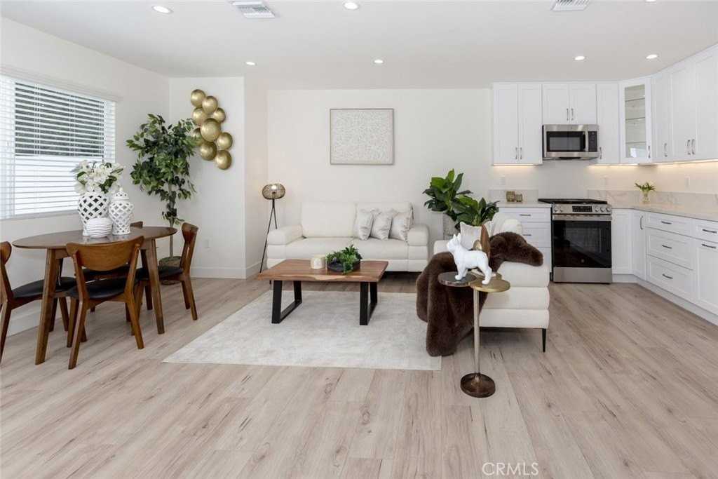 15254 15254 Clymer Street - Photo 5 of 26