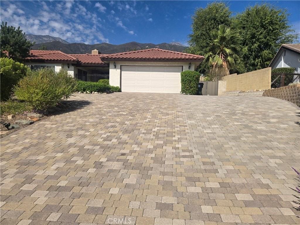 9388 Valley View St - Photo 3 of 40