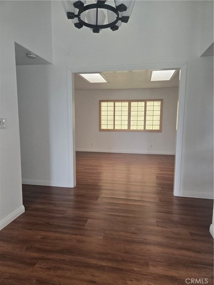 9388 Valley View St - Photo 6 of 40