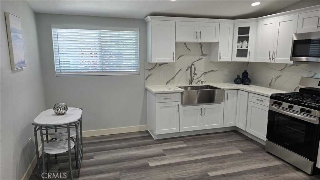 2108 Raleigh Ave - Photo 6 of 15