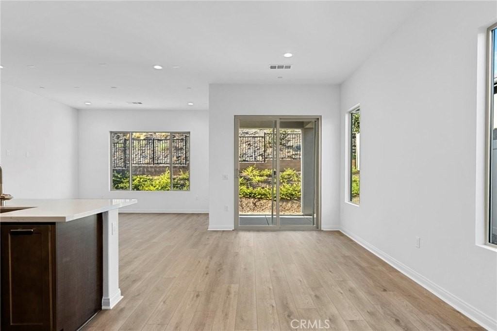 11920 Shadeland Dr - Photo 2 of 28