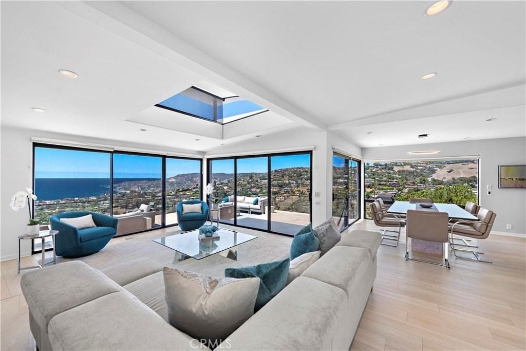 940 Summit Dr - Photo 6 of 48