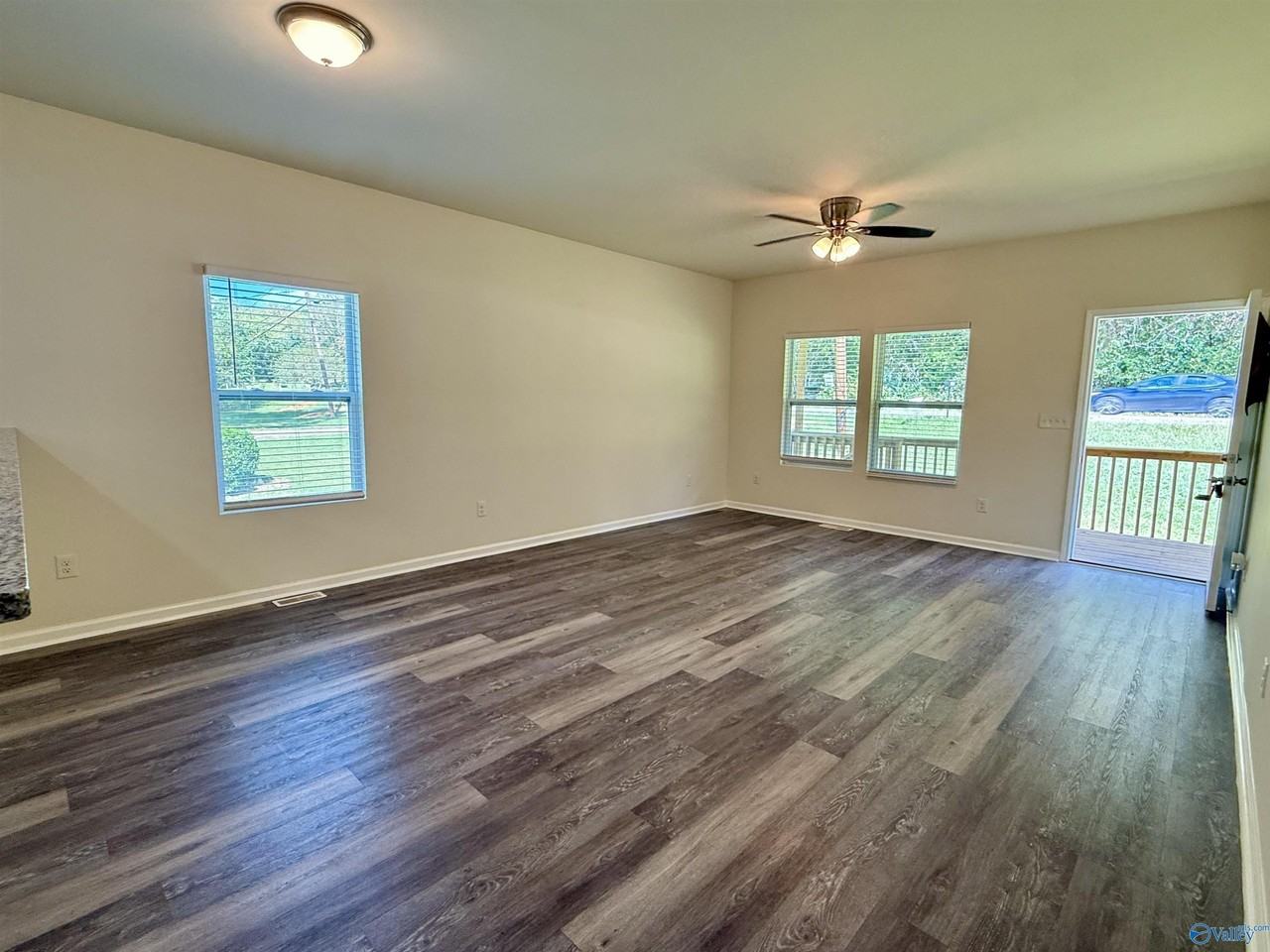 1582 Hobbs Island Rd Se - Photo 5 of 27