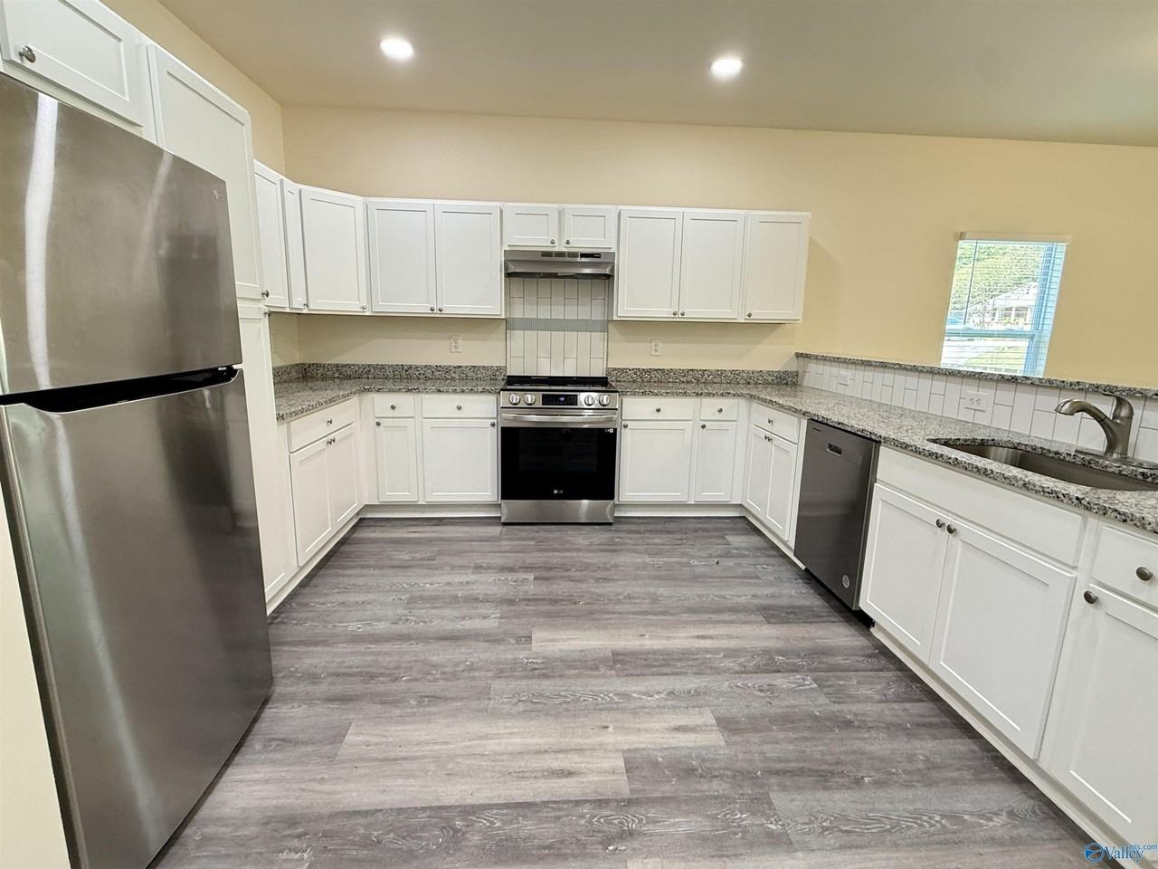 1582 Hobbs Island Rd Se - Photo 7 of 27