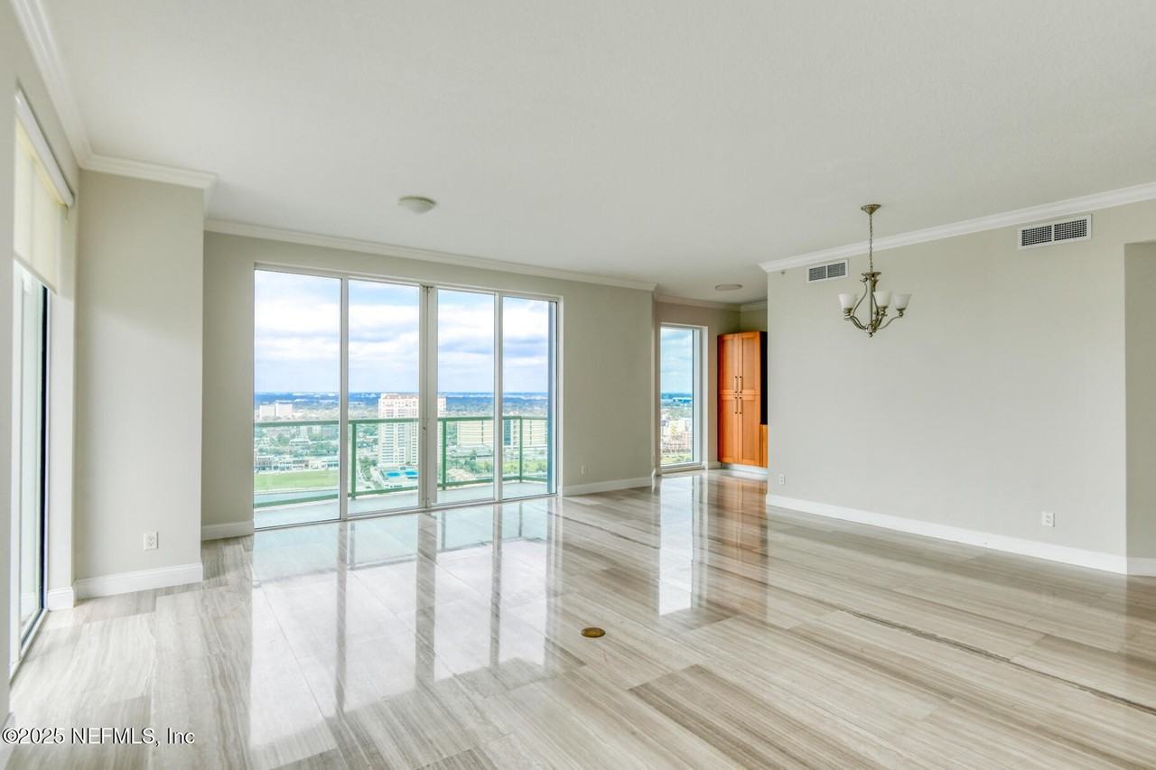 1431 Riverplace Blvd Apt 2704 #2704 - Photo 3 of 50