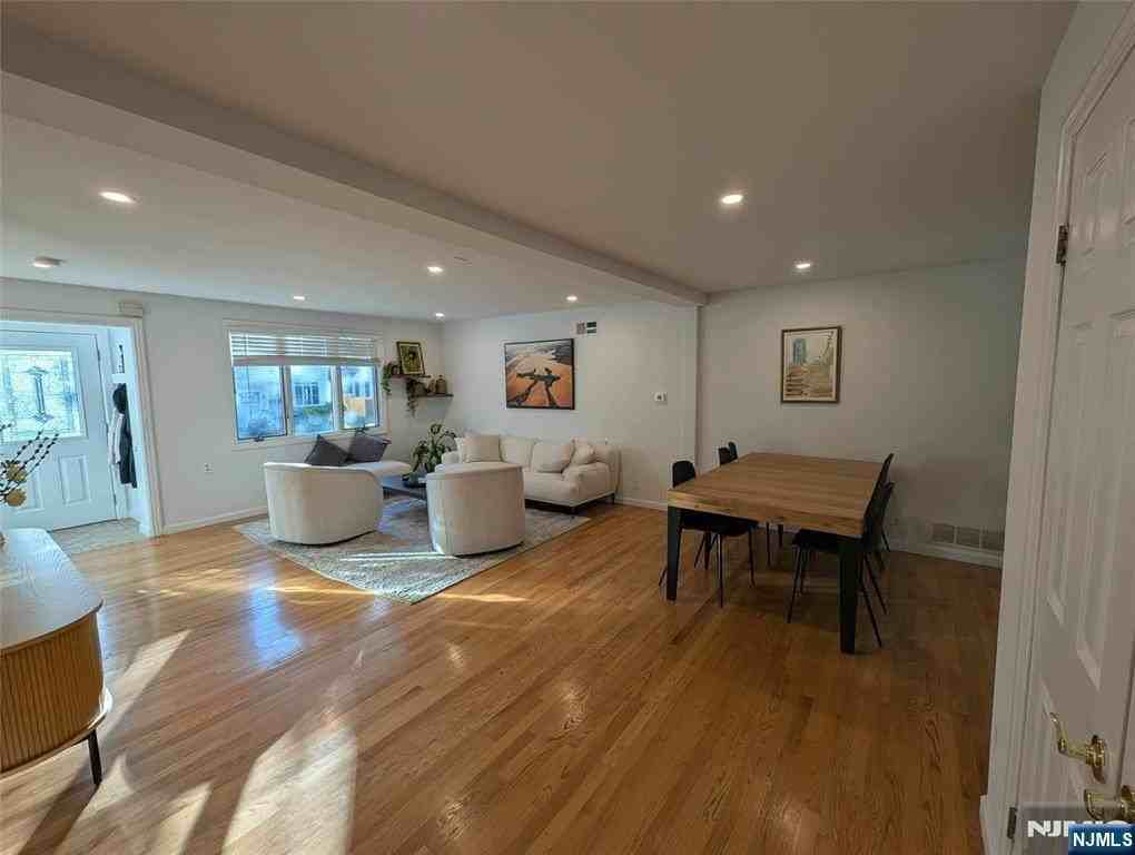 99 Park Ave - Photo 3 of 46