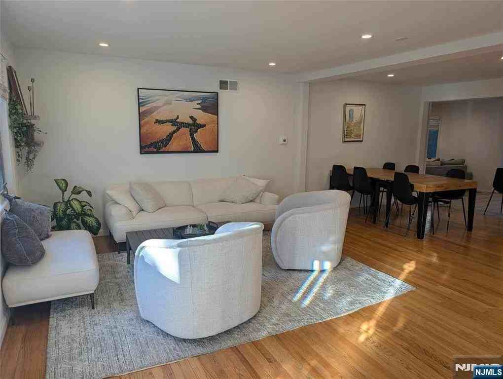 99 Park Ave - Photo 6 of 46