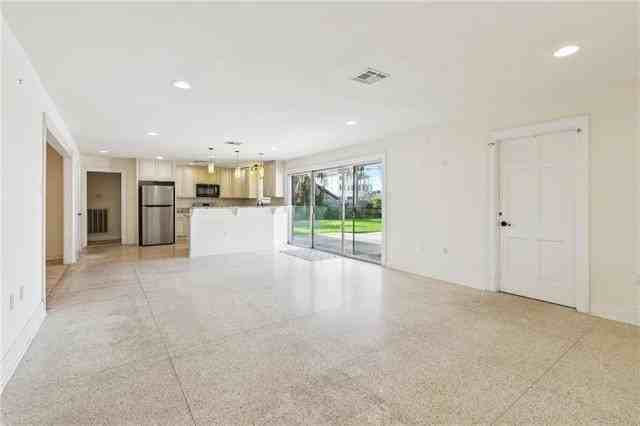 1701 Live Oak St - Photo 7 of 21