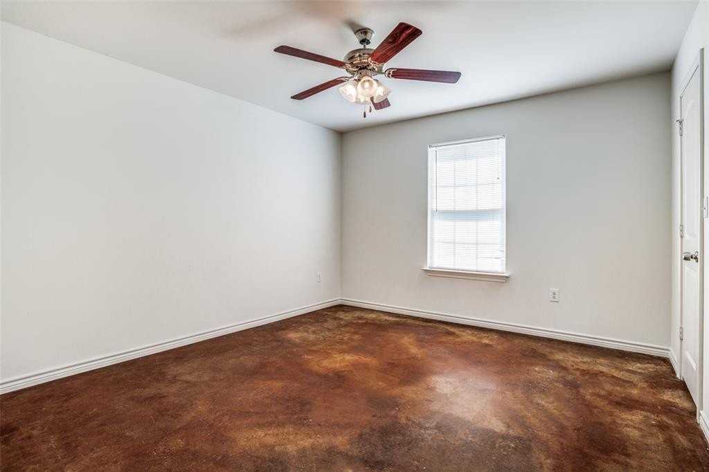 837 E College St - Photo 5 of 14