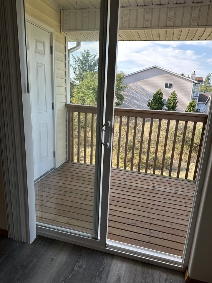 671 Sunset Ave Ne - Photo 5 of 8