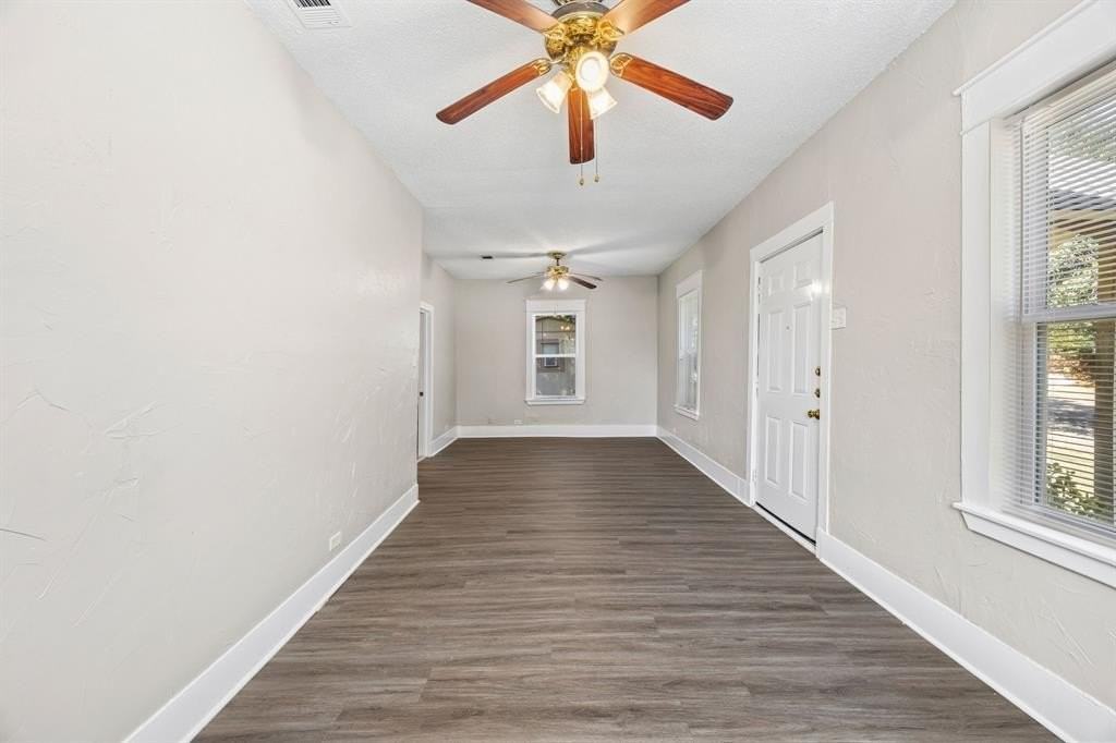 705 Madison St - Photo 4 of 26