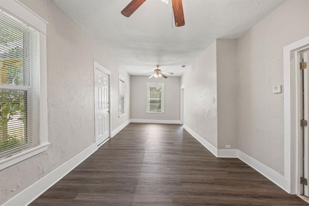 705 Madison St - Photo 6 of 26